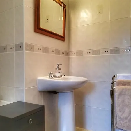 Two Eggs לינה וארוחת בוקר